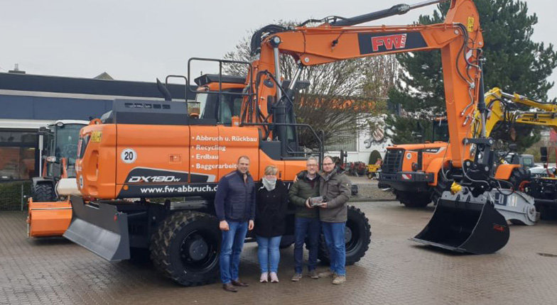 FW Bau mit Doosan-Maschinen seiner Zeit voraus